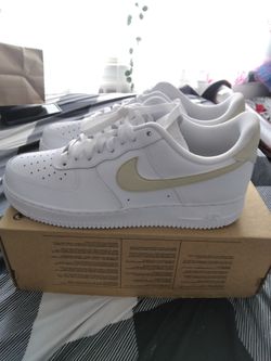 MEN NIKE AIR FORCE 1 SNEAKERS SIZE 10