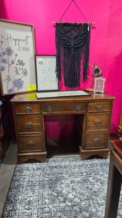 Antique Desk. Wood.