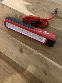 Milwaukee (3) Lights New/nuevo