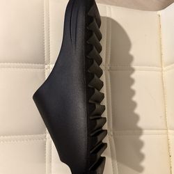 Yeezy Slides Size 13 YS-01