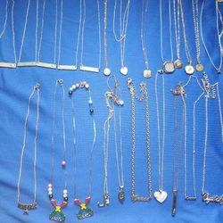 Necklace set, with letters and names