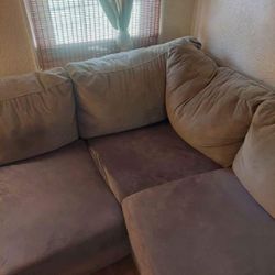FREE Sectional Couch With Chaise Lounger 11'