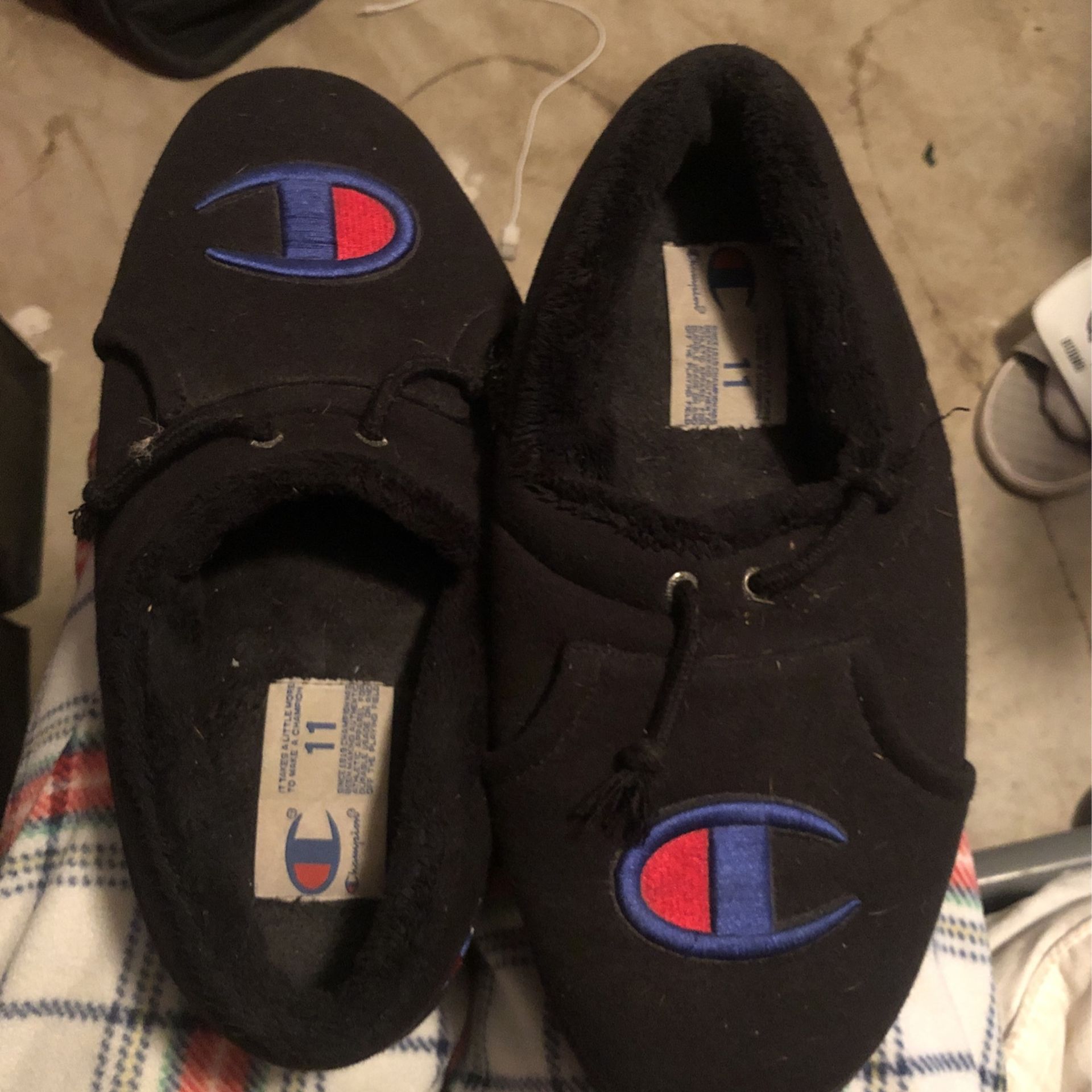 Champion House Shoe Size 11 Mens