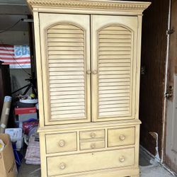 Lexington Armoire 