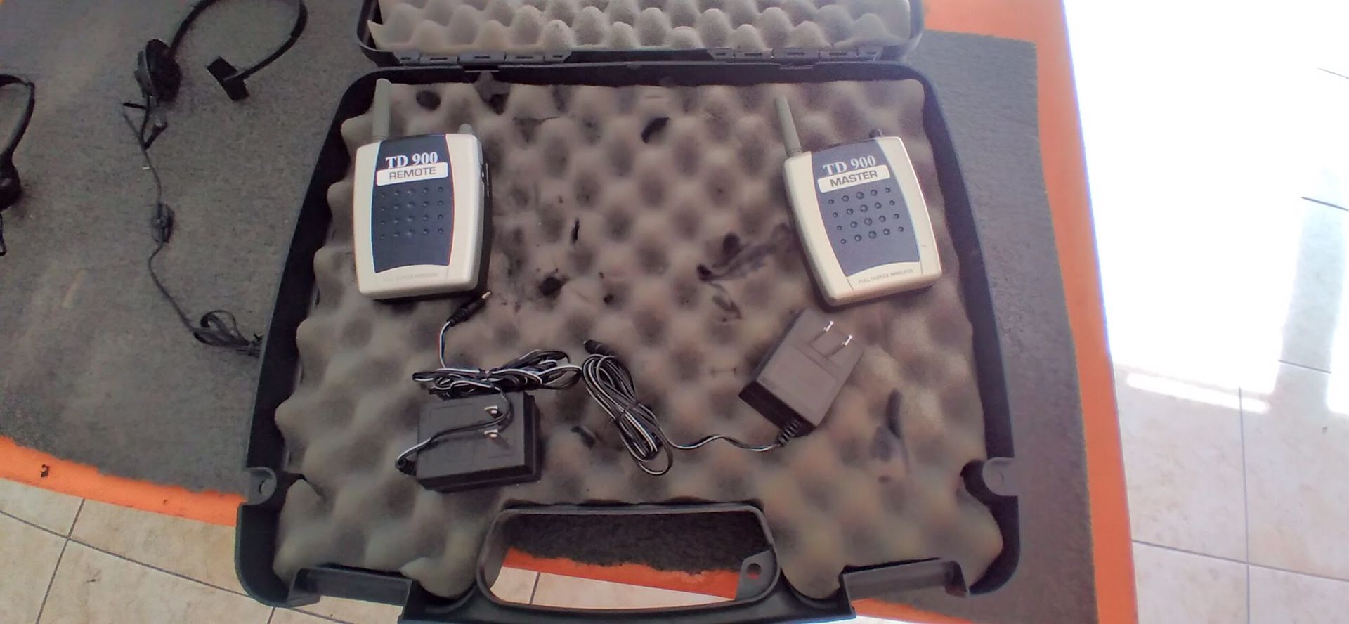 TD900 Wireless Headset with padded case