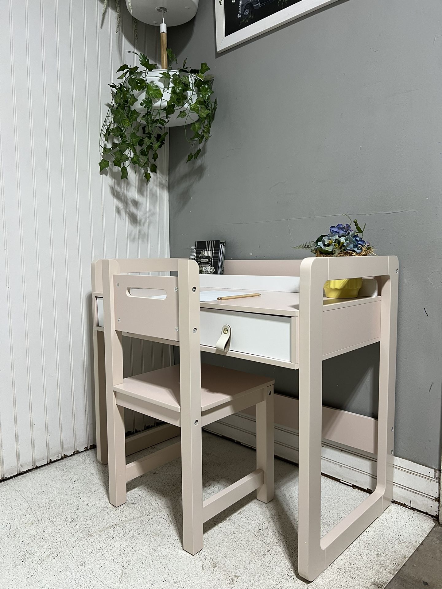 Kids Desk And Chair,