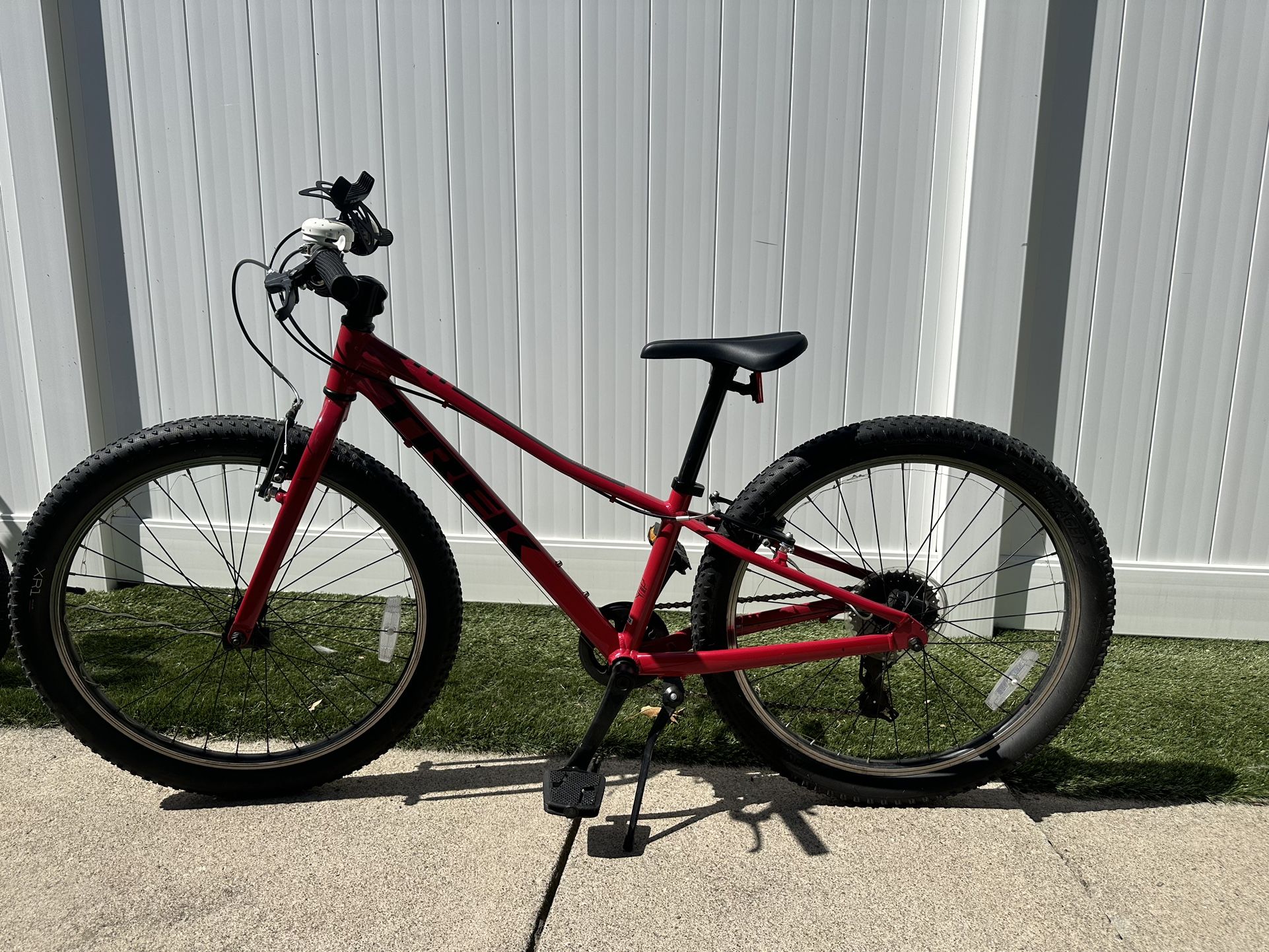 TREK Precaliber 24inch Kids Bike