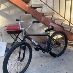Throne Goon 29 Inch Black Oil