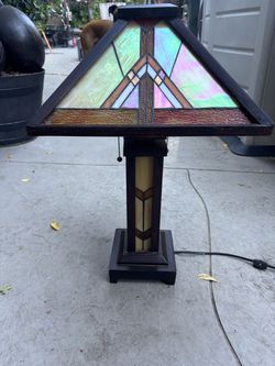 Stained glass lamp