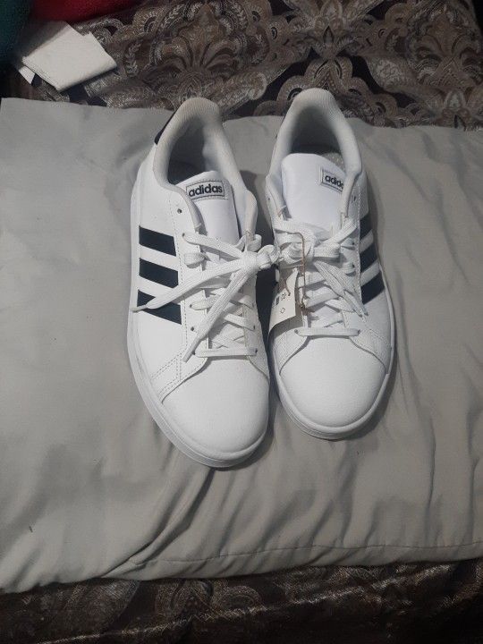 Adidas ( Grand Court)