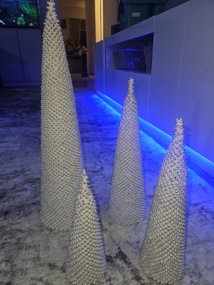 Chrochet CHRISTMAS TREE With beads.