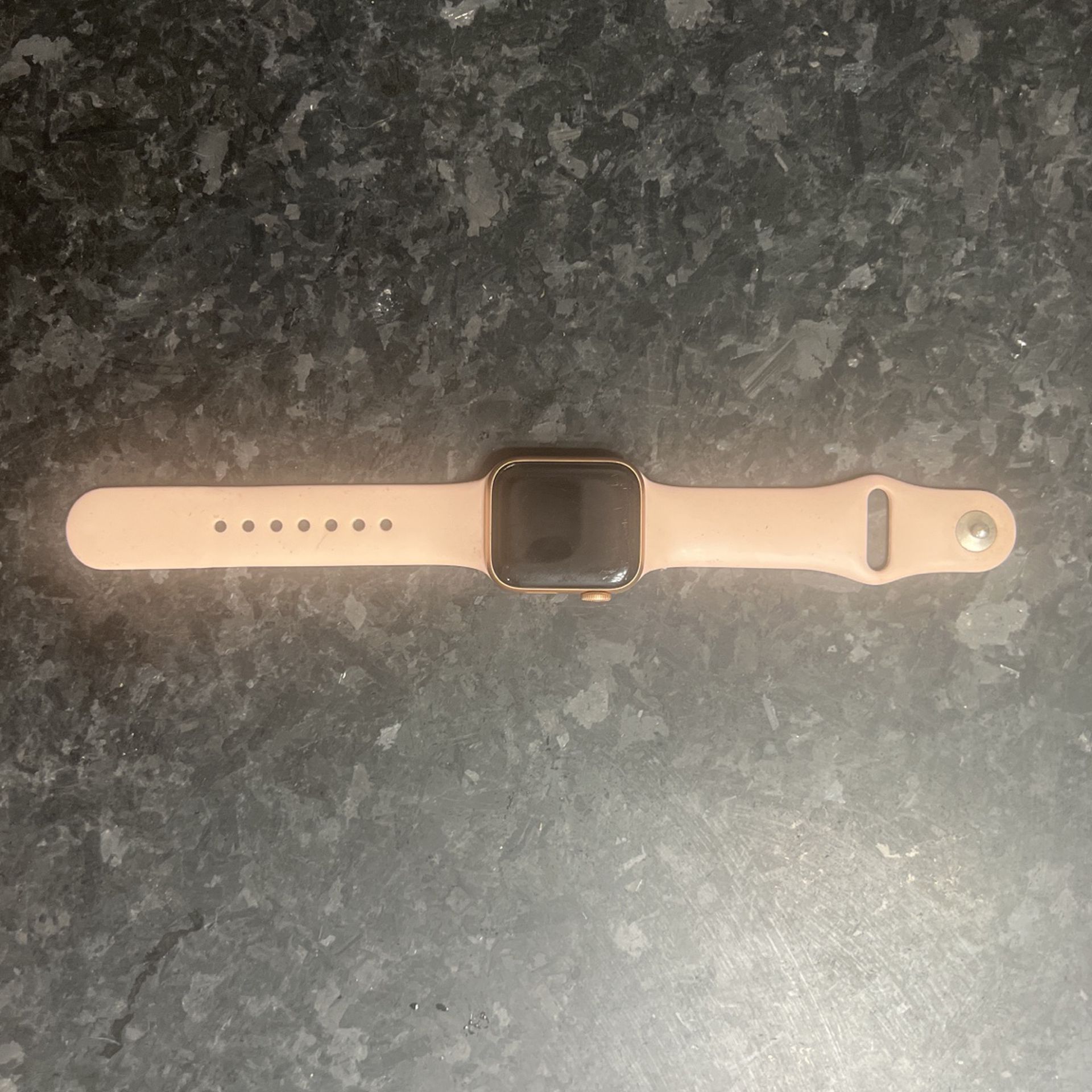 40mm Apple Watch SE (rose gold)