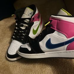Cyber Pink Jordan 1 Mid Size 11