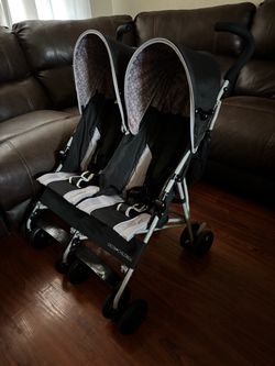 Delta Children Double Umbrella Stroller