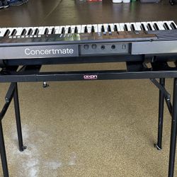Concertmate 1100 Keyboard and Stand. 