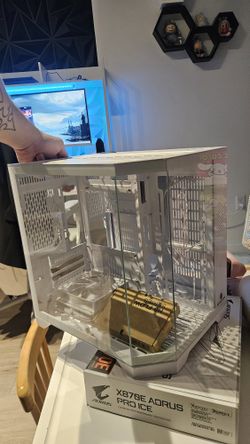 White Mid Tower Case Comes With 2 Fans