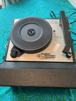Vtg Hamilton Electronics 4 Speed Portable Record Player Turntable Model 930 Works
