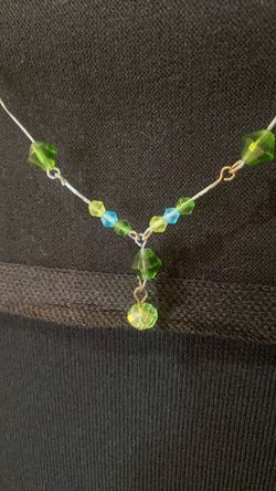 Metal & glass bead necklace