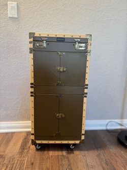 Pro Makeup Travel Case with Wheels And Foldable Beauty Chair