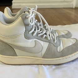 NIKE Women’s Court Borough Mid Premium Sneakers 7.5(Used)