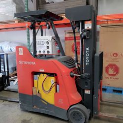 Toyota electric forklift