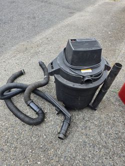 Craftsman 16 Gallon Wet/Dry Vac with Attachments