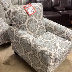 Accent chair, 399