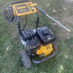 DeWalt 3300 PSI Gas Pressure Washer – Lightly Used, Runs Great