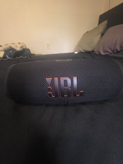 JBL charger 5