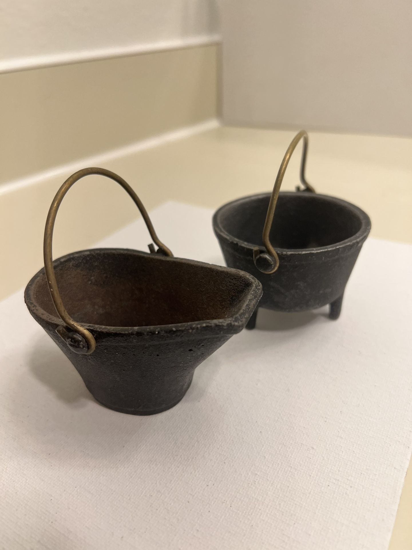 VINTAGE Miniature Cast Iron Pot Cast Iron Stove Kettle Small  Lot of 2