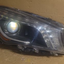 2014 2015 2016 Mercedes-Benz Cla Class Right Side Headlight Xenon Oem 