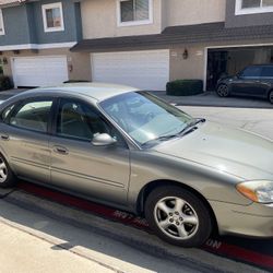 2003 Ford Taurus