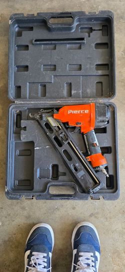 Finish nailer