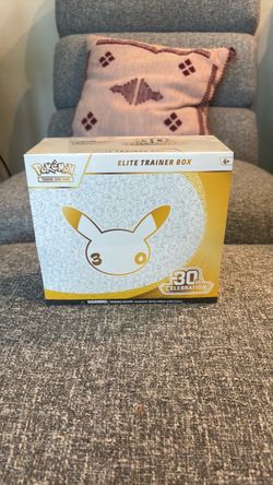 30th anniversary Elite Trainer Box
