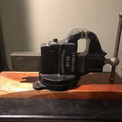 Bench Vise