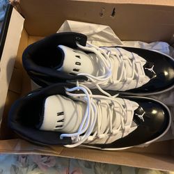 Jordan Max Auras With box