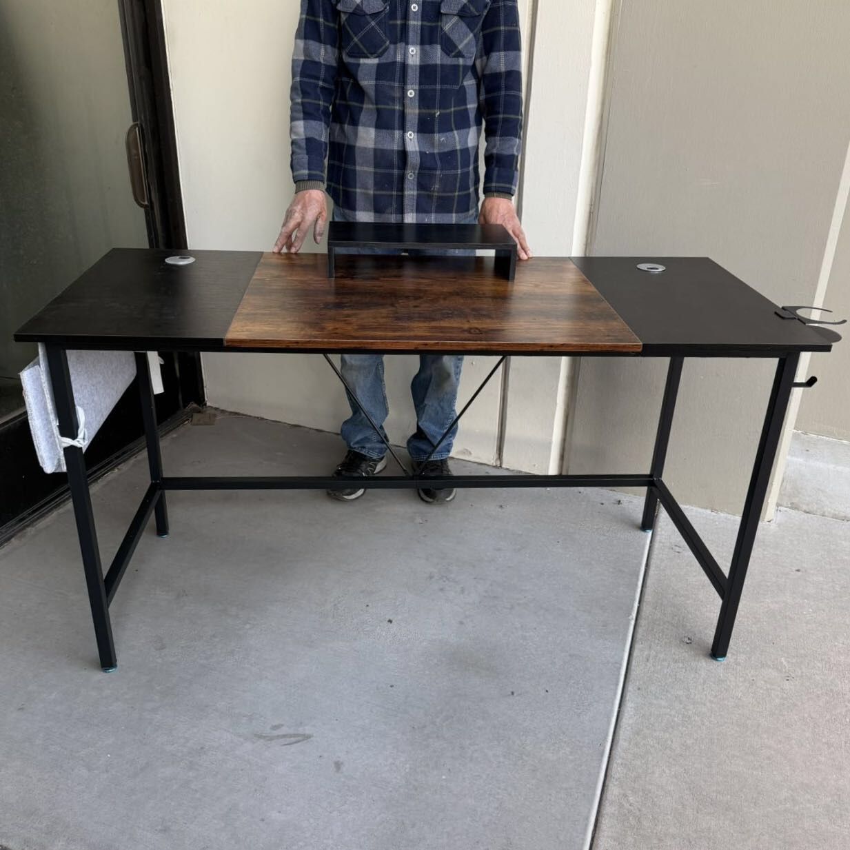 New In Box 56x24x30 Inch Tall Office Computer Writing Desk Table With Side Organizer Pouch Cup Holder Furniture Business equipment