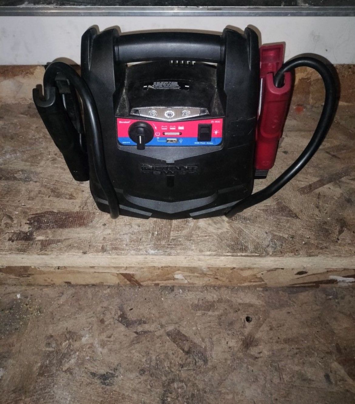 battery jumper starter