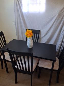 Dining table set Good