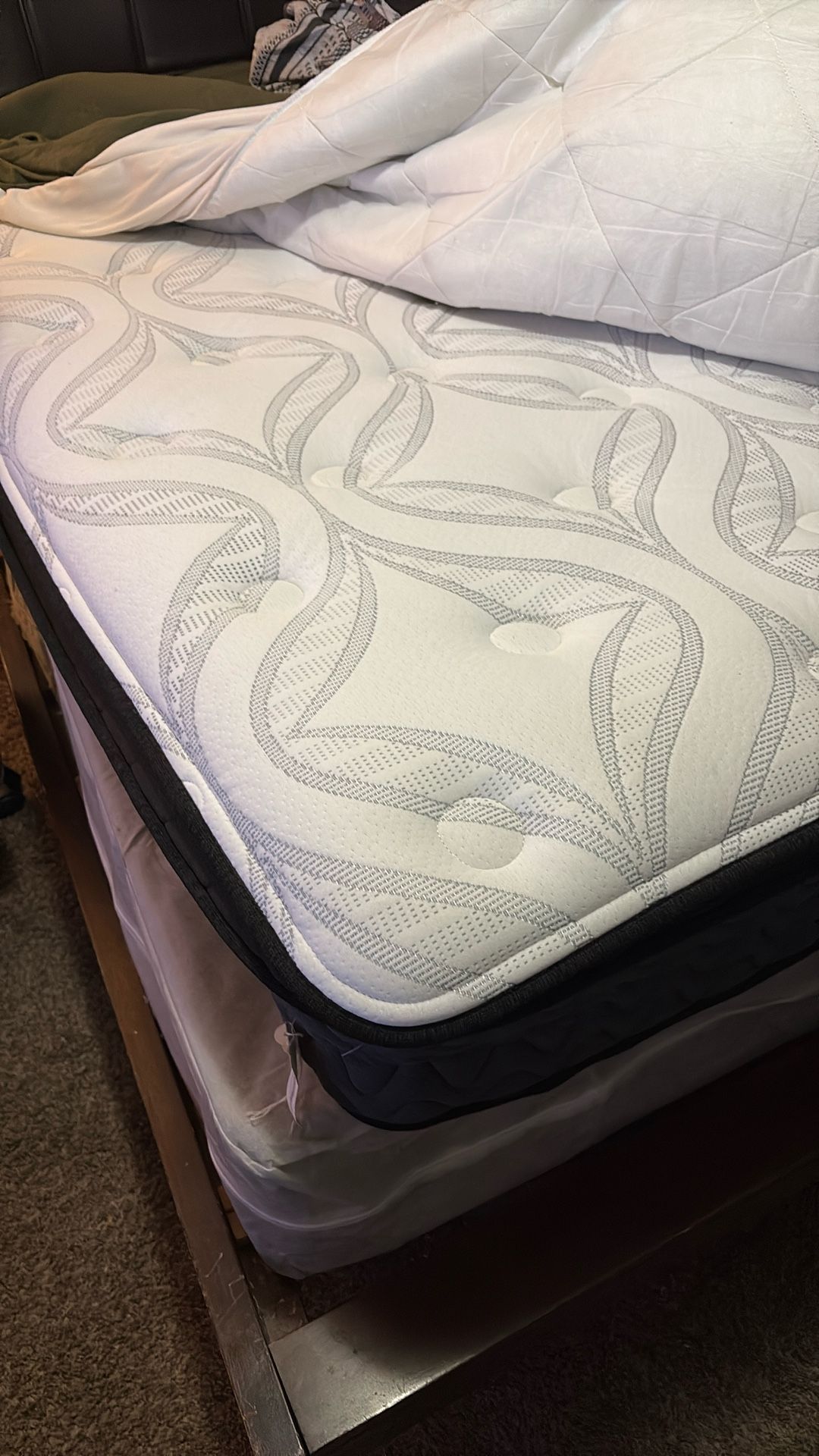 Queen Size Bed Moving Sell