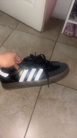 New black adidas SAMBAS size 8 1/2 W