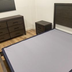 Queen Bedroom Set With Mattress 