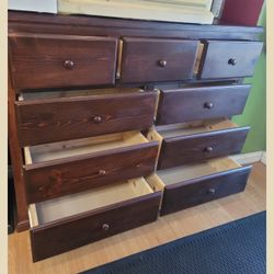 9 drawers dresser / Nine drawers dresser
