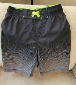 Boys swim trunks size 6/7