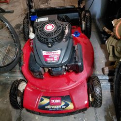 TORO LAWNMOWER RUNS GREAT