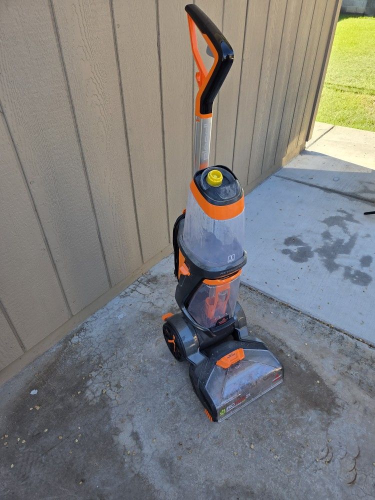 Bissell ProHeat 2X Revolution Bagless Carpet Cleaner