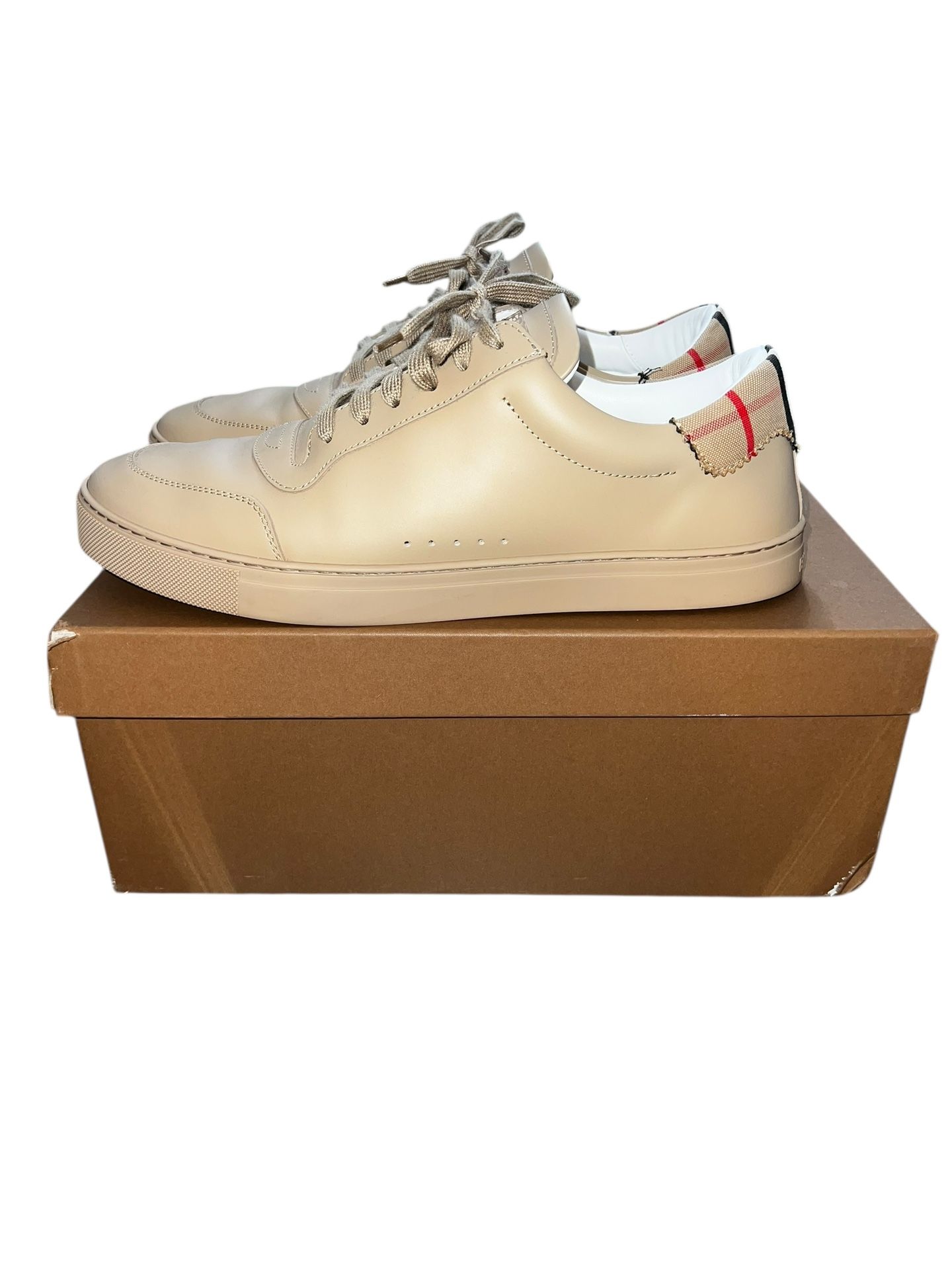 Burberry Robin Monogram Sneaker Color Beige Size 44 ( 11 US) Lightly Preowned 100% Authentic