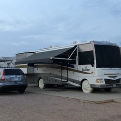 2006 Fleetwood Bounder 32W - Class A RV (Low Miles!)