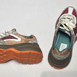 Gucci Mens Rhyton Sneakers