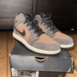 Jordan Mid